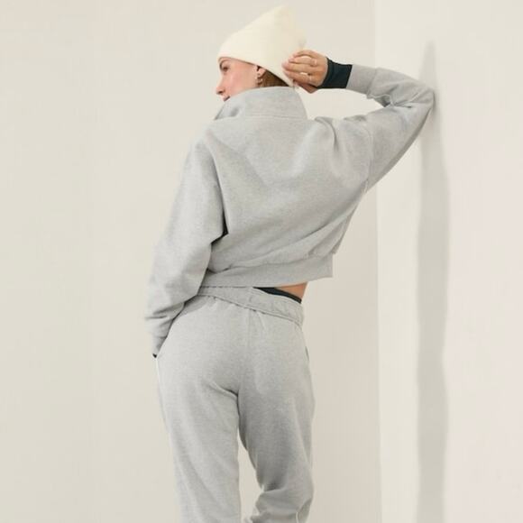 NWT Athleta Forever Fleece 1/2 Zip High Hip Crop Piping Sweatshirt Grey Medium - Picture 2 of 12